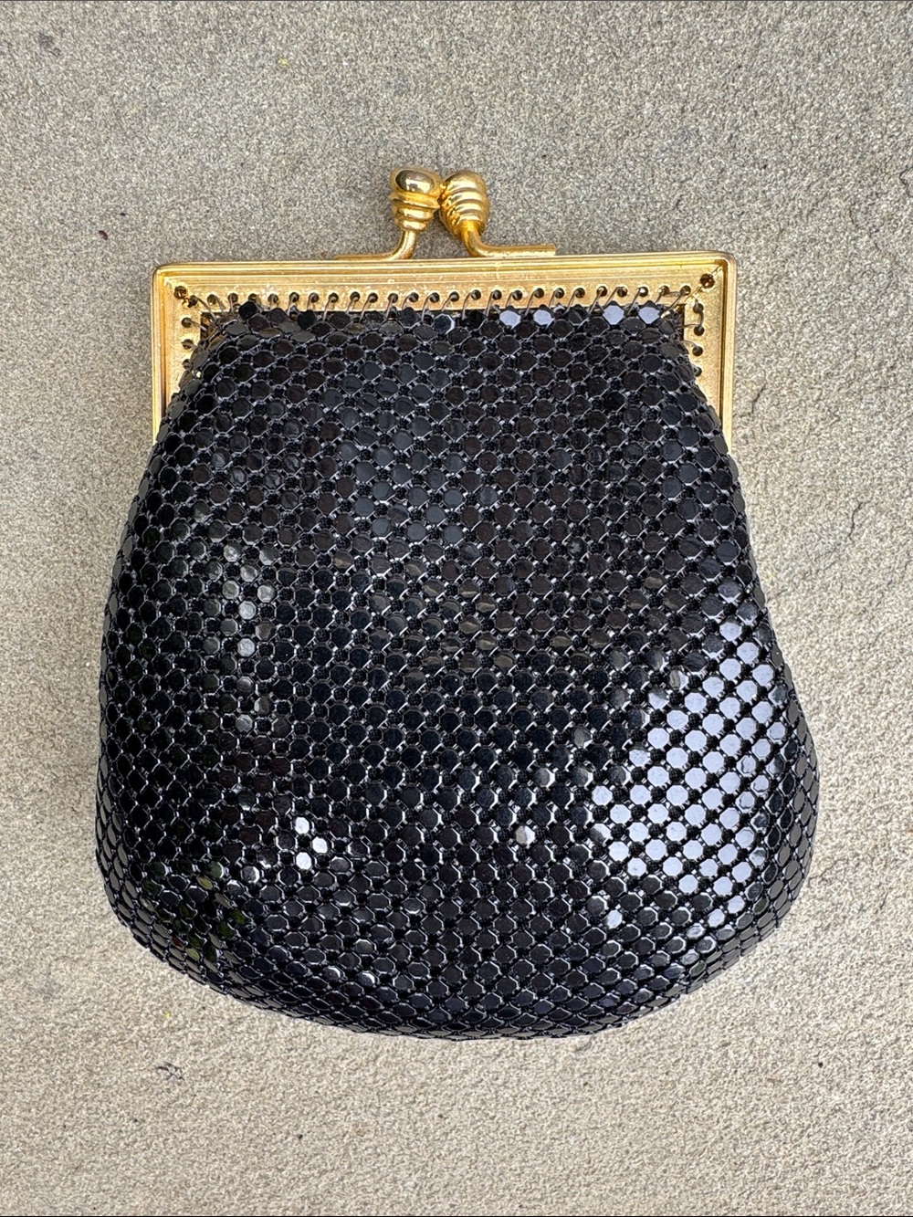 WHITING & DAVIS BLACK & GOLD MINI MESH BAG PURSE CHANGE WALLET SHOULDER STRAP - Picture 4 of 10